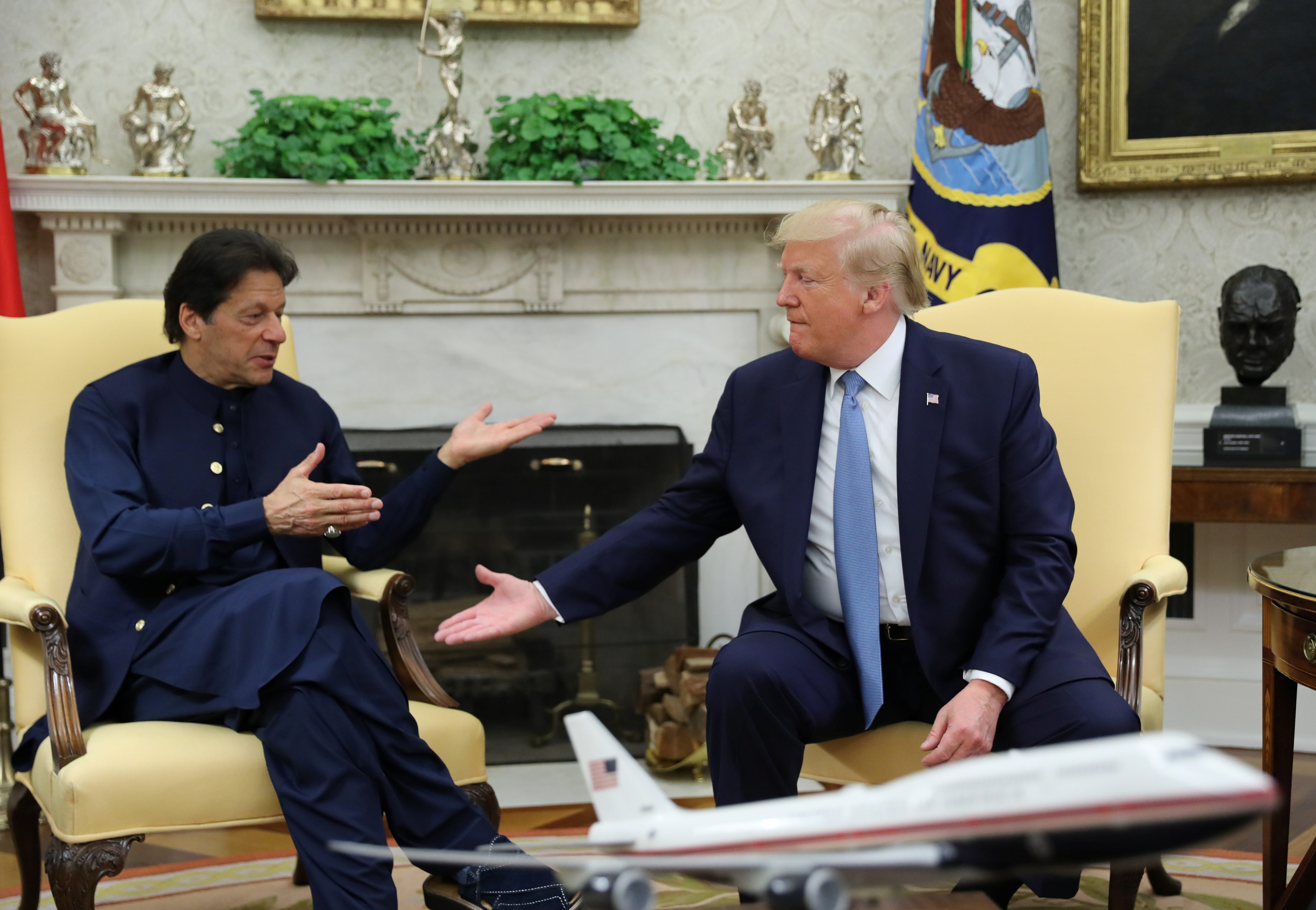 عمران خان: باكستان ساعدت الاستخبارات الأمريكية بالعثور على بن لادن