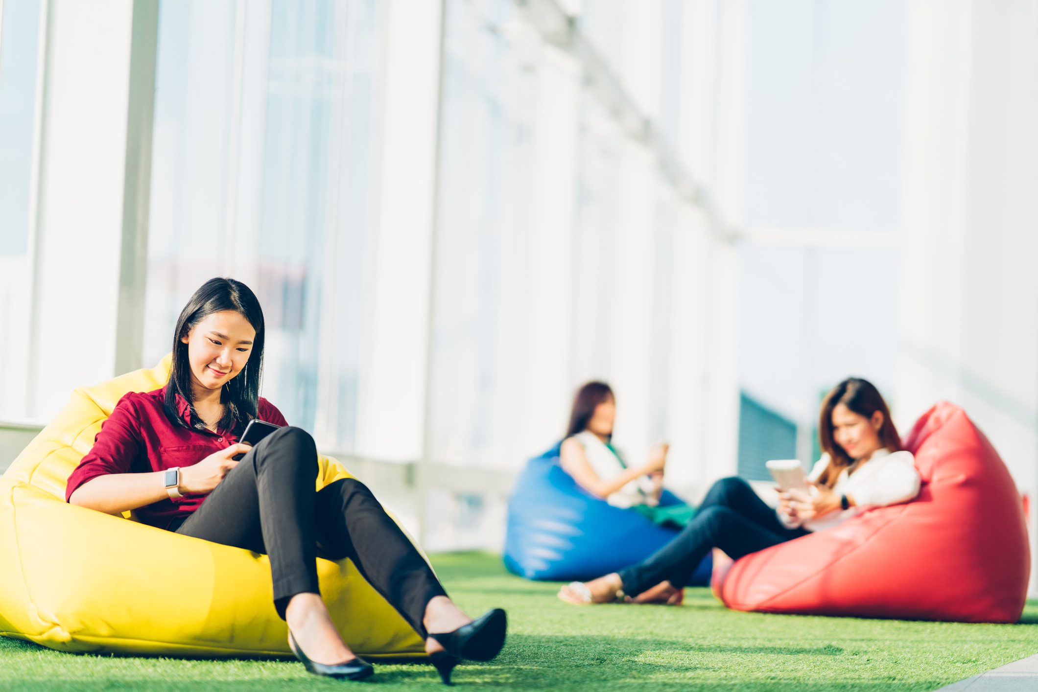 تتركز الجامعات المخصصة للسيدات في مدن هيوغو، وأوساكا وكاناغاوا وكيوتو والعاصمة طوكيو