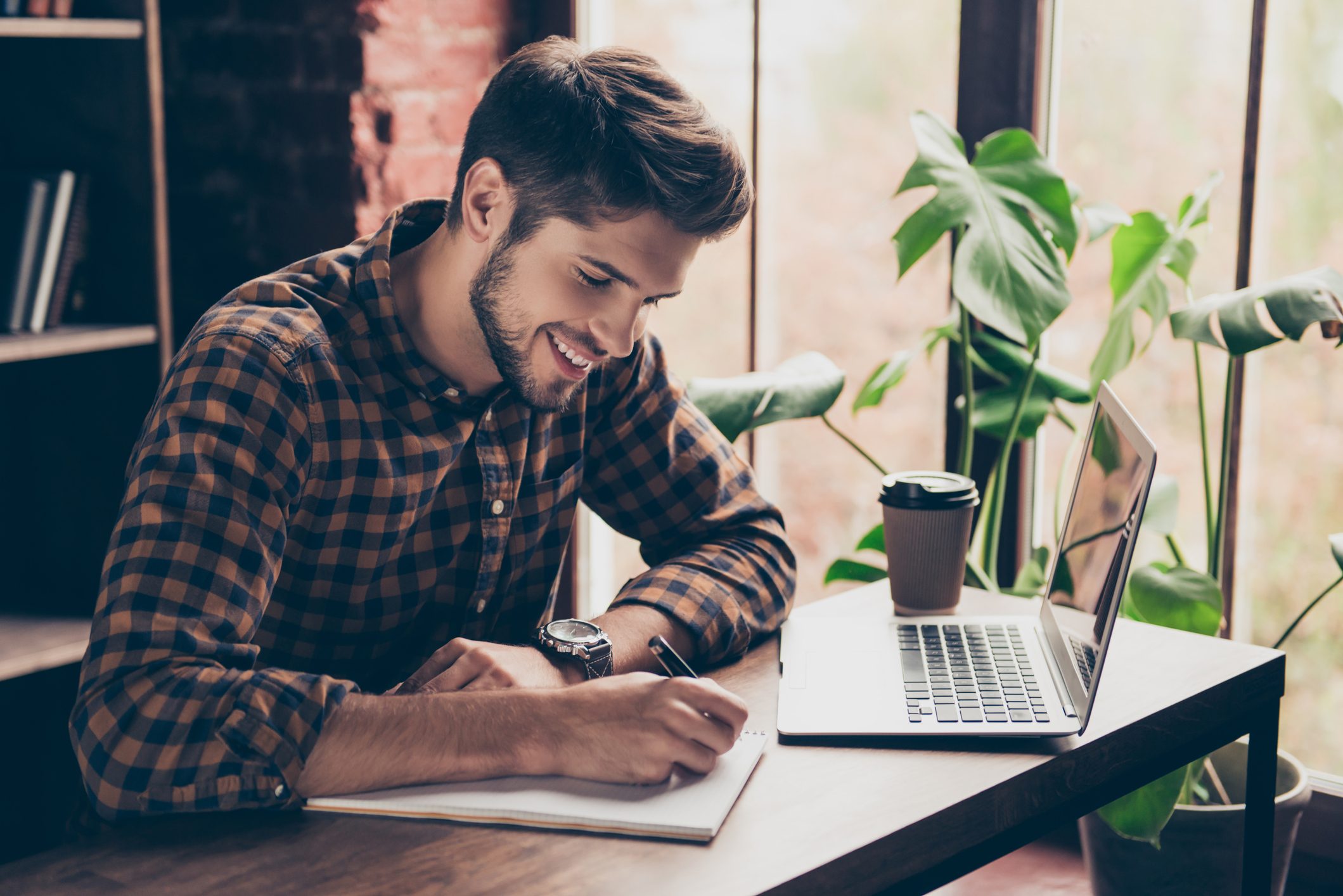 تحتاج «لابتوب» لمشاهدة اليوتيوب وكتابة التقارير؟ إليك دليلاً يساعدك