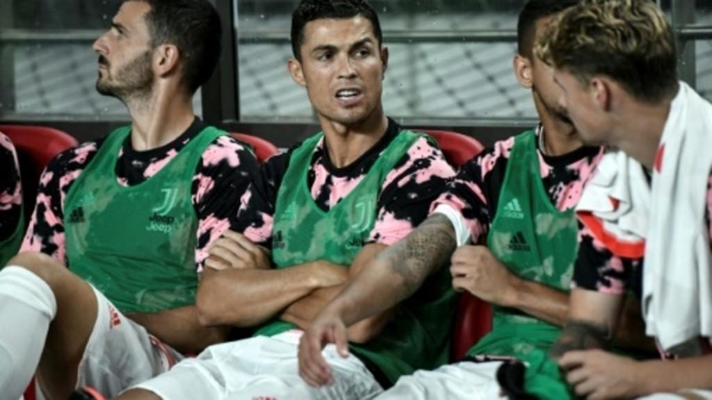 بعدما تجاهل نداءهم.. جماهير كوريا الجنوبية تنتقم من كريستيانو رونالدو على طريقتها