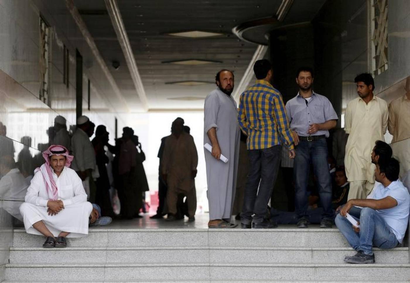 السعودية تخطط لمنع الأجانب من شغل وظائف في قطاع السياحة