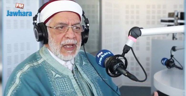 الصورة لـ عبد الفتاح مورو