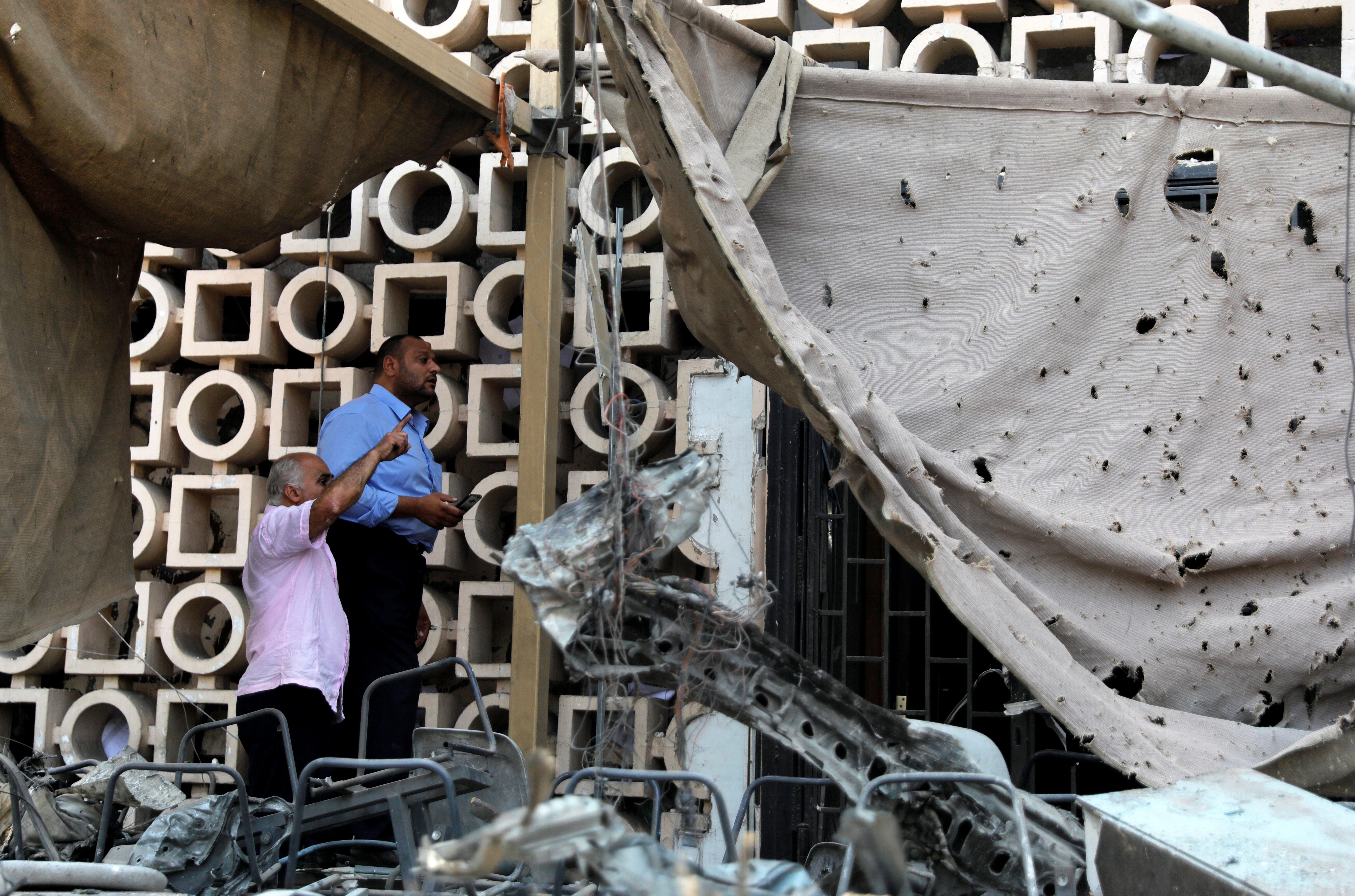 عشرات القتلى والجرحى في تفجير معهد الأورام بالعاصمة المصرية القاهرة - رويترز