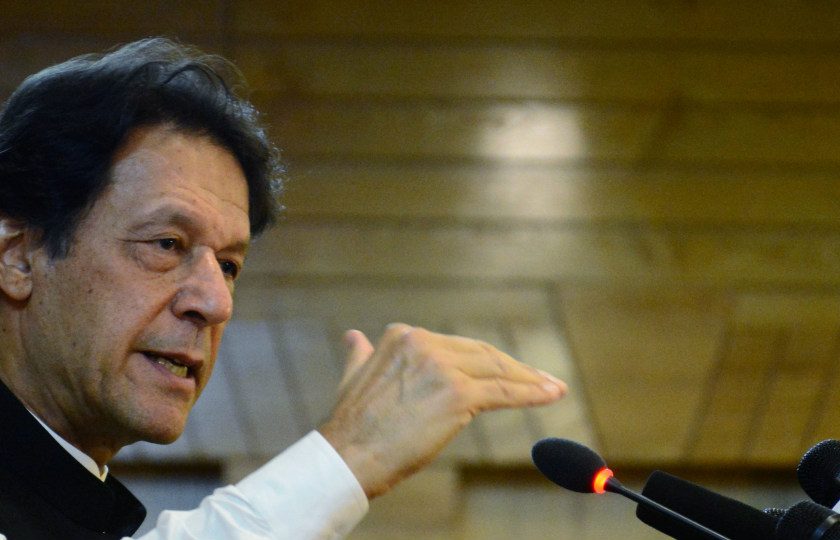 عمران خان محذراً من مجزرة أخرى ضد مسلمي الإقليم: الأمر سيكون له تداعيات قاسية