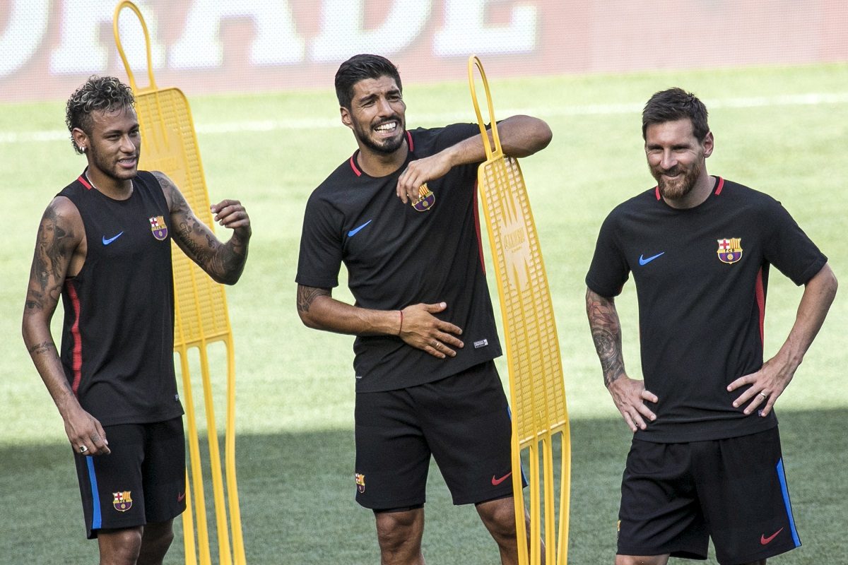 أنباء متضاربة عن حسم مسلسل انتقاله اليوم.. ميسي يتصل بنيمار لإثنائه عن الانضمام لريال مدريد