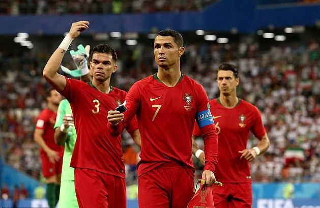 فارس خارج الملاعب.. رونالدو يخسر الأموال من أجل صديقه بيبي