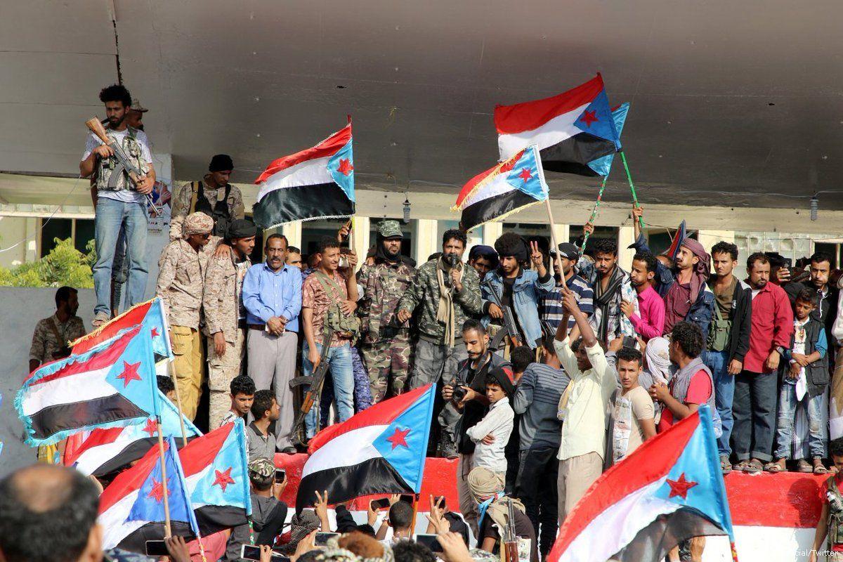 «المجلس الانتقالي الجنوبي».. حربة أبوظبي التي تطعن بها خاصرة اليمنيين لإعادة تقسيم بلادهم