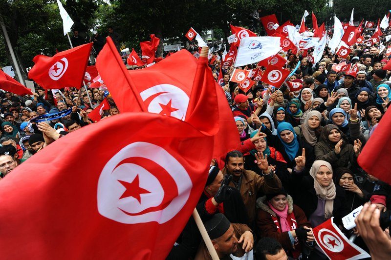 المرشحون المستقلون يُغرقون الانتخابات التونسية.. فهل يكون الإقبال الشعبي على التصويت بالحجم نفسه؟