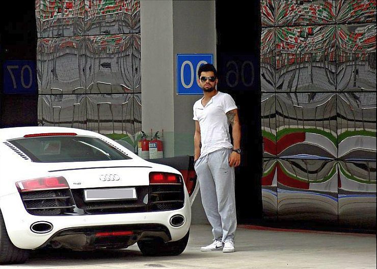 فيديو لشاب هندي يُغرق سيارة BMW بقيمة 70 ألف دولار عمداً في النهر