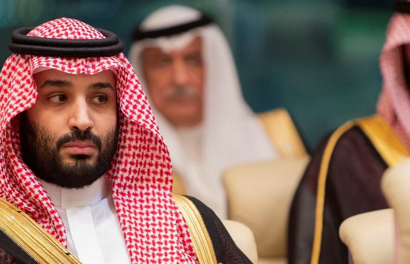 تويتر يغلق آلاف الحسابات لمصر والإمارات، والسعودية تضغط على الأثرياء للاستثمار في أرامكو، وتيلرسون يكشف خداع نتنياهو لترامب «الساذج»