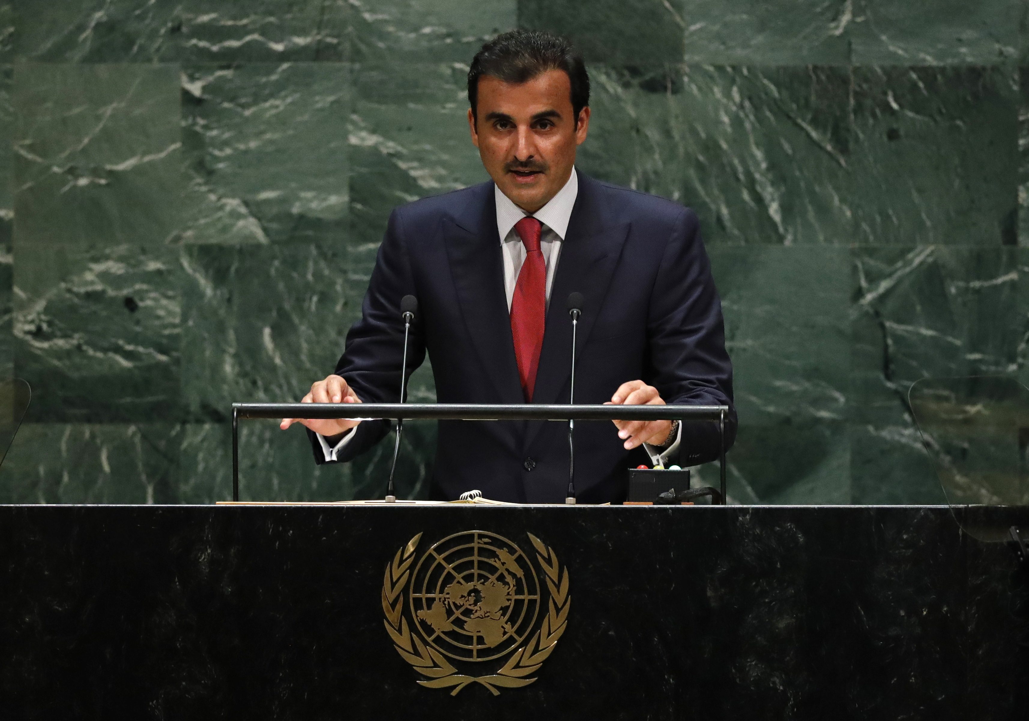 أمير قطر: الحوار غير المشروط ورفع الحصار هما الحل للأزمة الخليجية