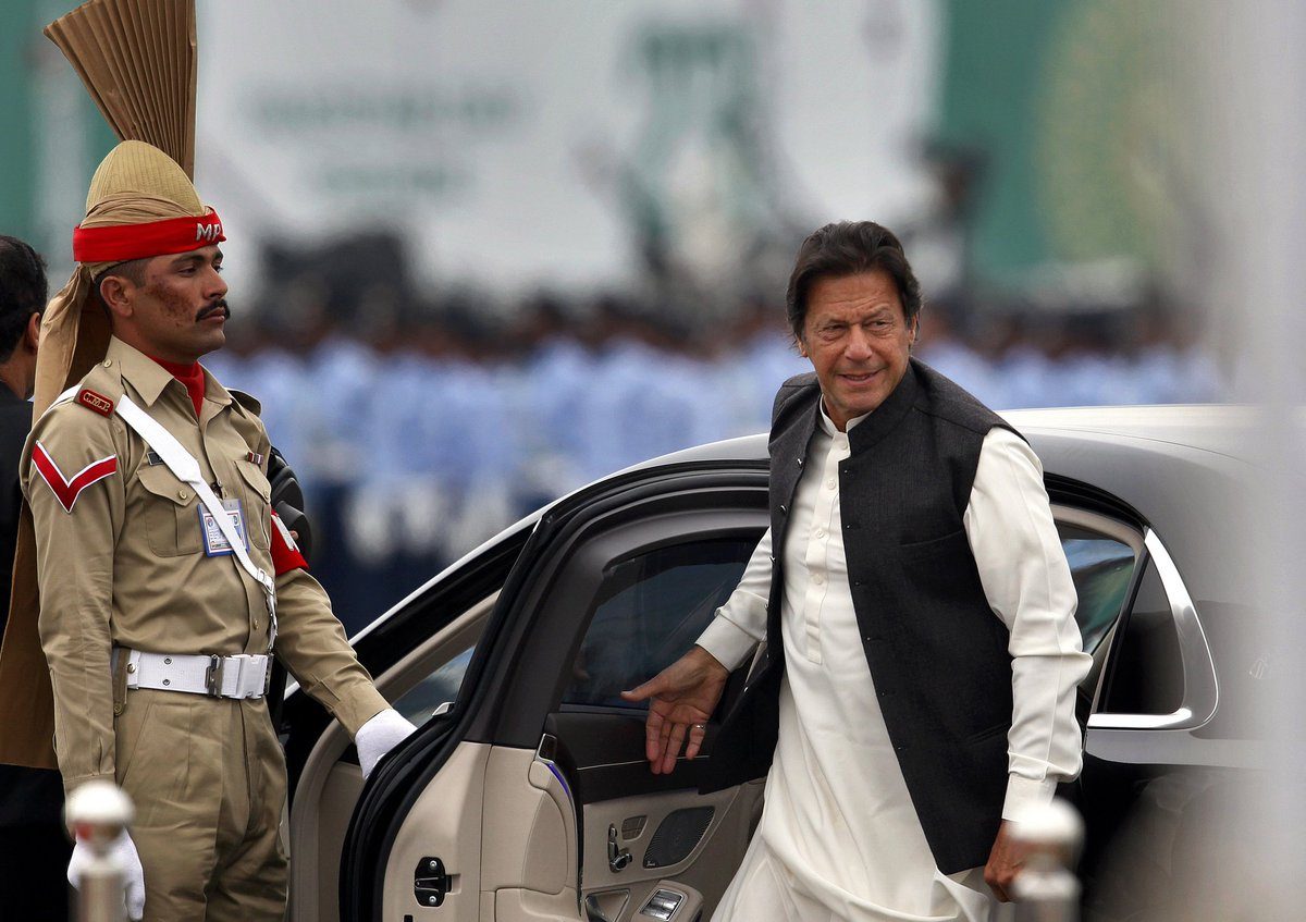«على صلة معهم».. لماذا اعترف عمران خان بدور باكستان في تدريب الجهاديين؟