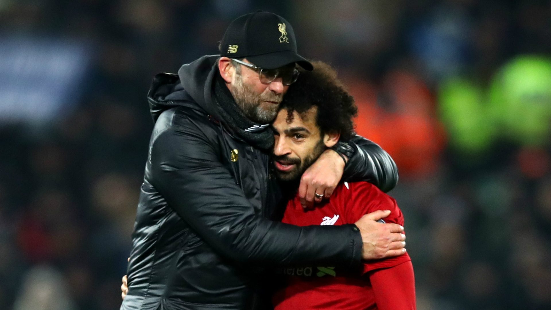 يورغن كلوب مع محمد صلاح (رويترز)