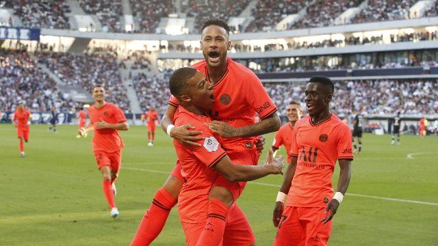 مبابي يعترف بالتقصير في حقه.. نيمار سعيد بأهدافه الحاسمة مع باريس سان جيرمان