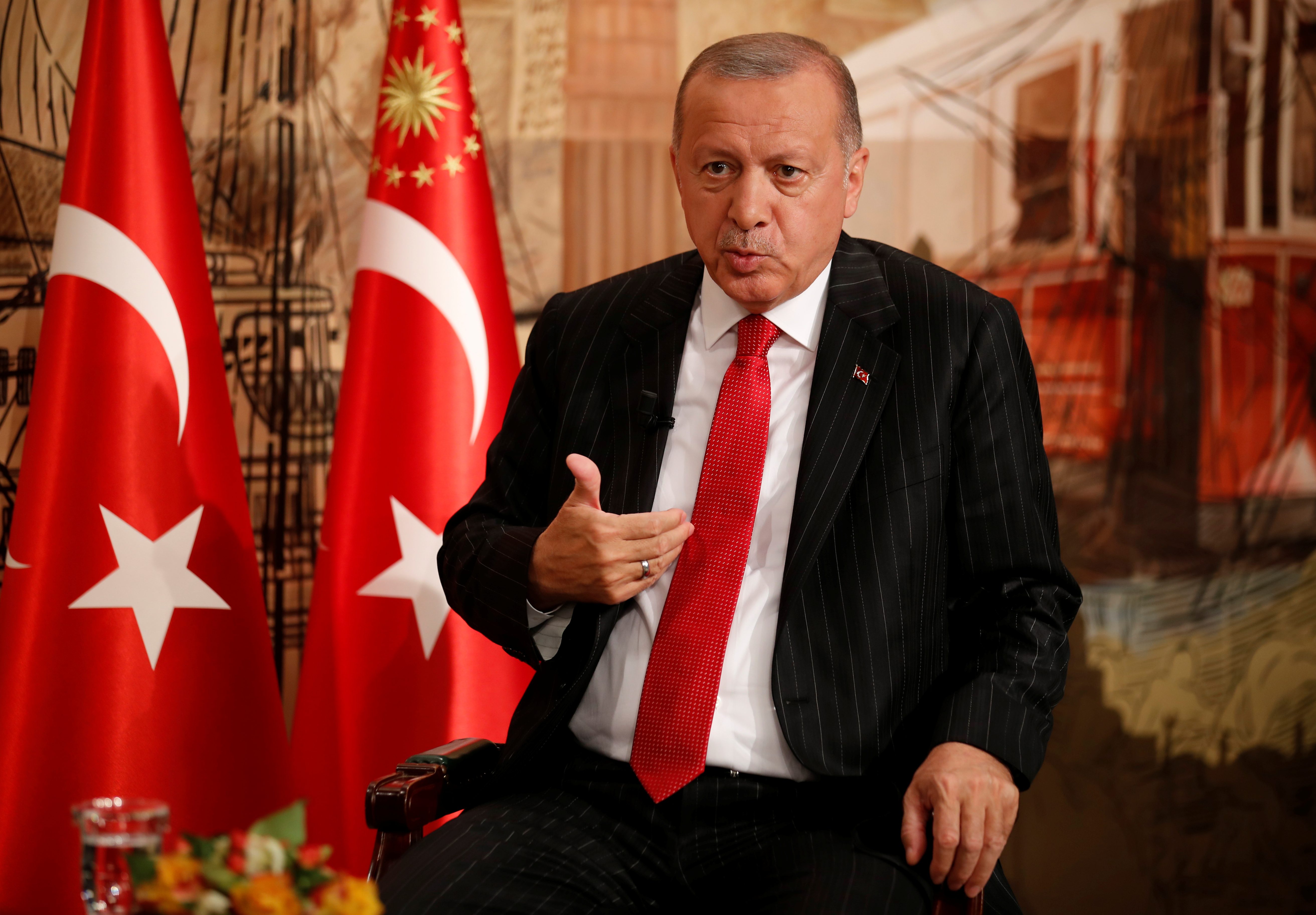 تستهدف أردوغان شخصياً ووزراءه.. مقترح بعقوبات أمريكية ضد تركيا على خلفية عملية «نبع السلام»