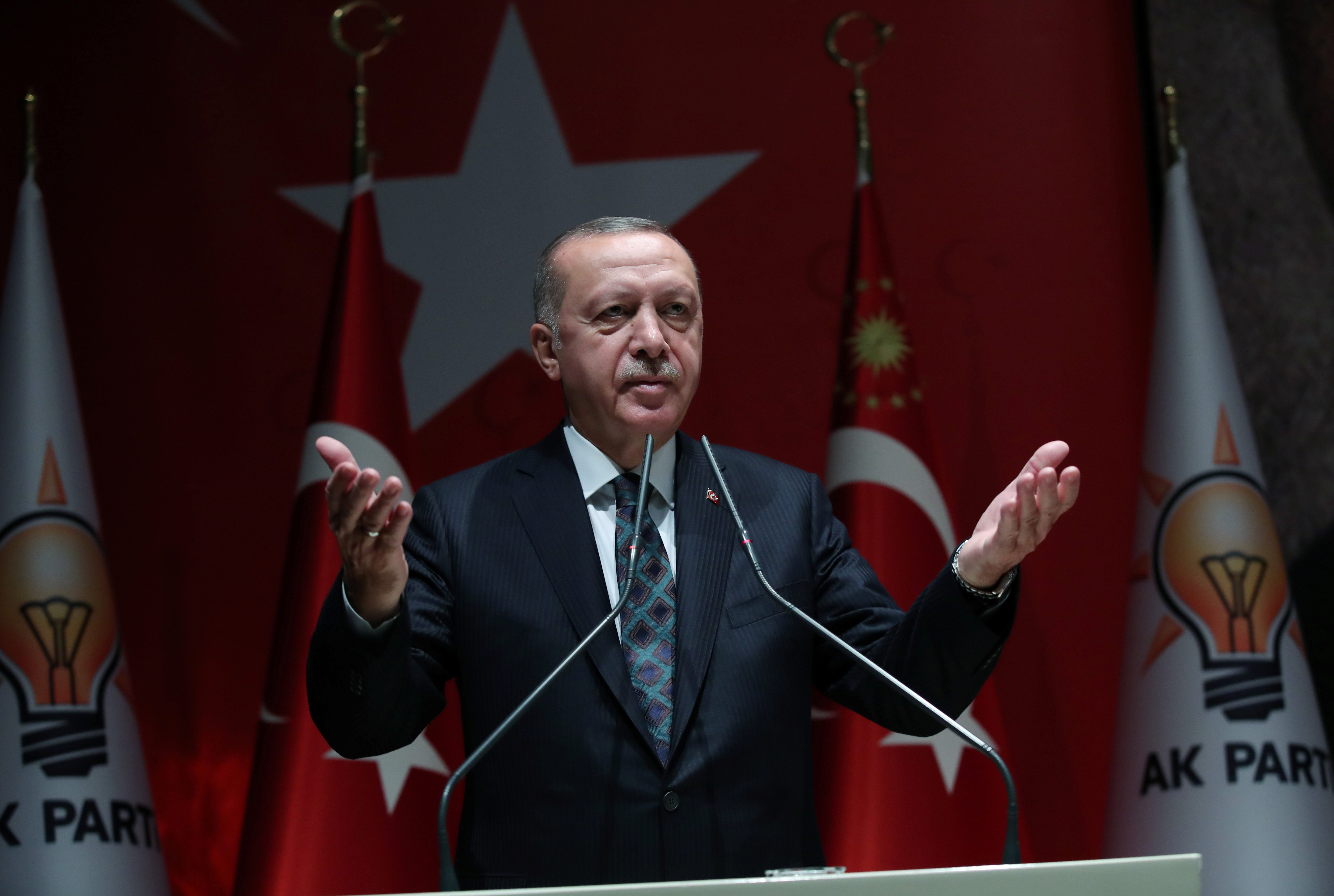 أول كلمة لأردوغان بعد العملية العسكرية بسوريا: هدَّد أوروبا باللاجئين، وهاجم مصر والسعودية: انظروا للمرآة