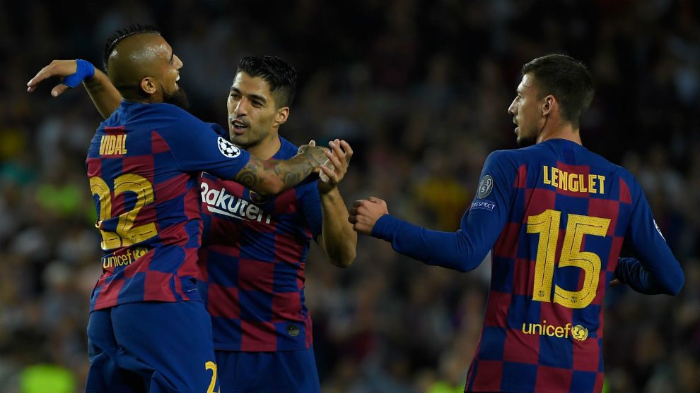 الحلقة المفقودة بالفريق.. كونتي يعض أصابع الندم على فشل ضم الإنتر للاعب برشلونة