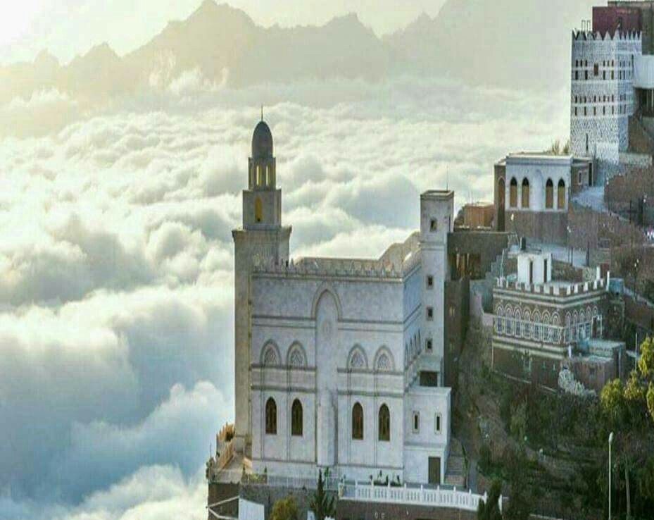 مبنية فوق السحاب وسكانها 400 فرد وتصدّر أجود أنواع البن في العالم.. تعرّف على قرية الحطيب