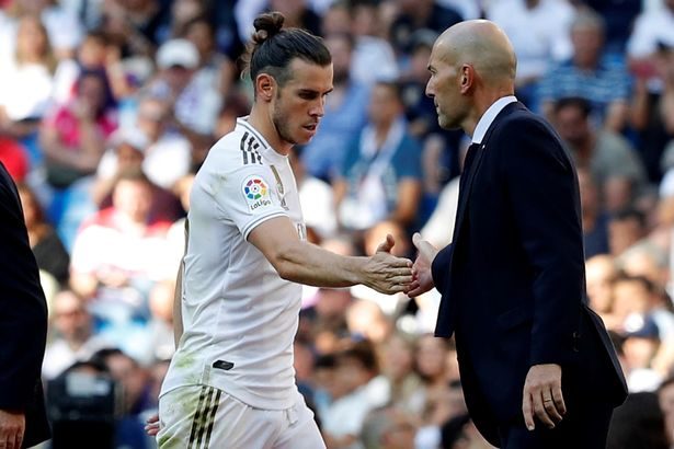 رغم تقديم زيدان الدعم له.. تصرُّف بيل المتكرر يشعل الأزمات في ريال مدريد