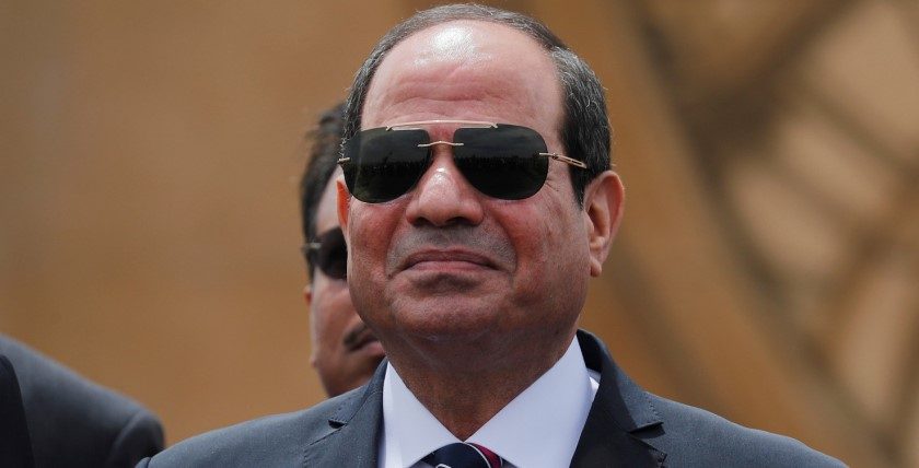 وجه غضبك للحكومة وابتعد عن الرئاسة.. السيسي أعطى الإشارة للنواب لمحاسبة المسؤولين، وكامل الوزير «أول الضحايا»