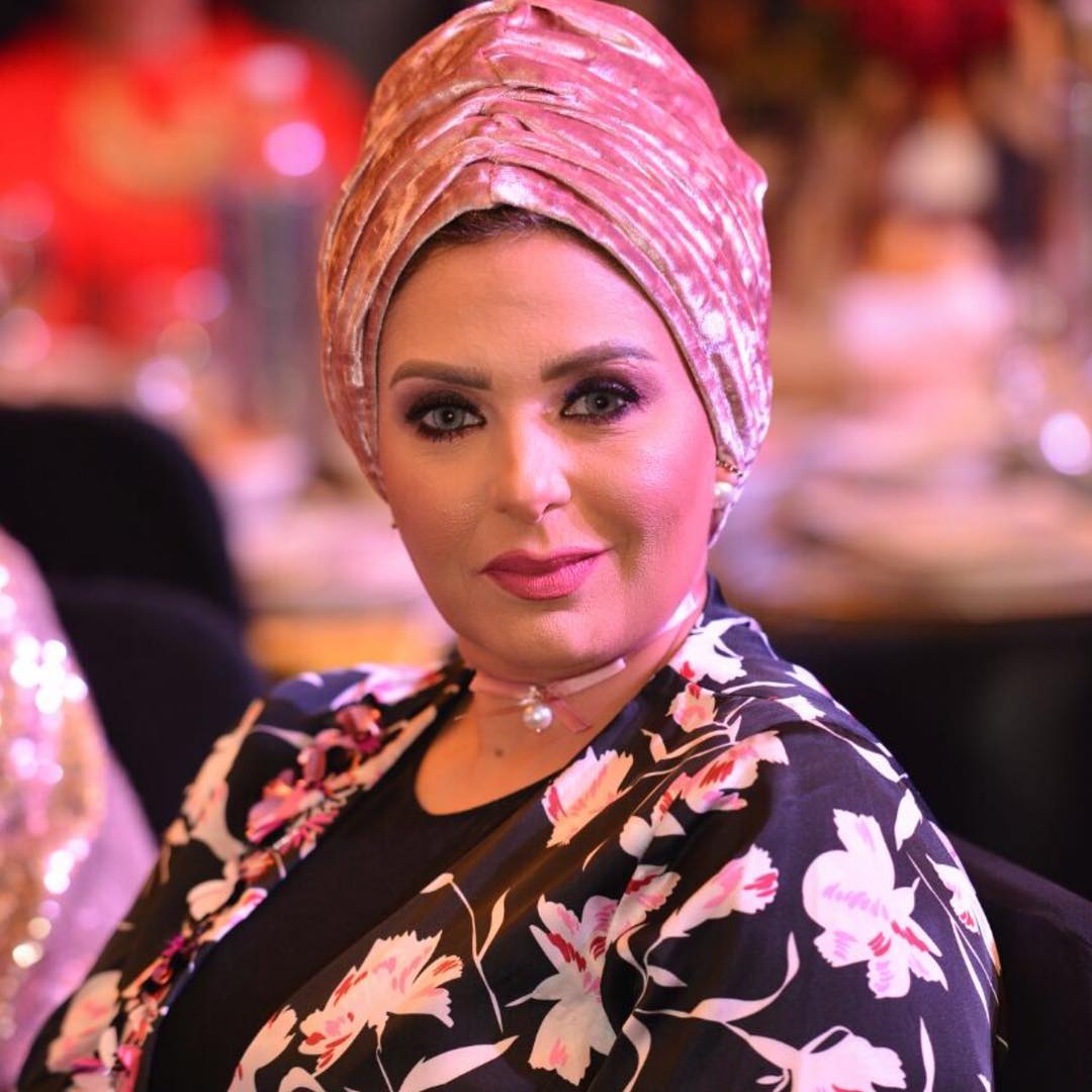 الممثلة صابرين تنهار باكية وتكشف أسباب خلعها الحجاب