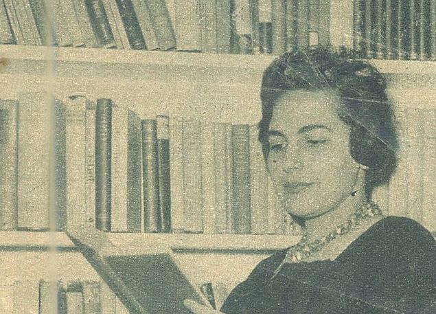 كيف تضامنت الروائية المصرية لطيفة الزيات مع المتمردين مجتمعياً؟