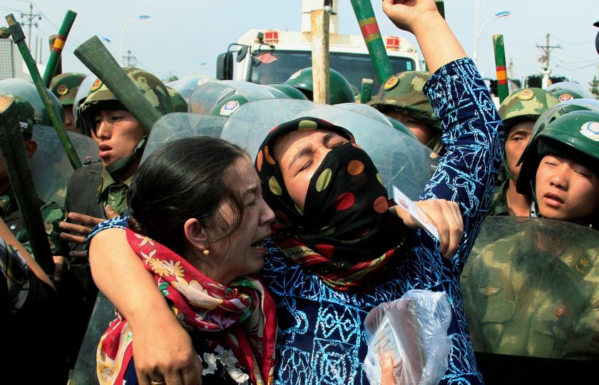 مجهول يسرّب مئات من الوثائق الحكومية الصينية تكشف كيف يتم قمع الإيغور المسلمين