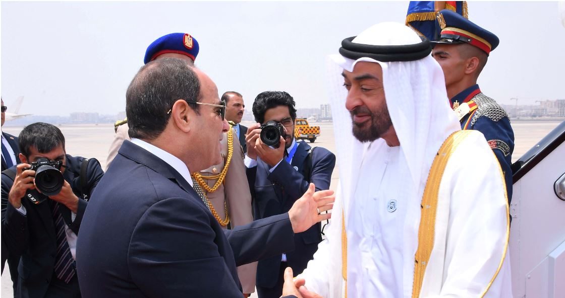 محمد بن زايد وعبدالفتاح السيسي/رويترز