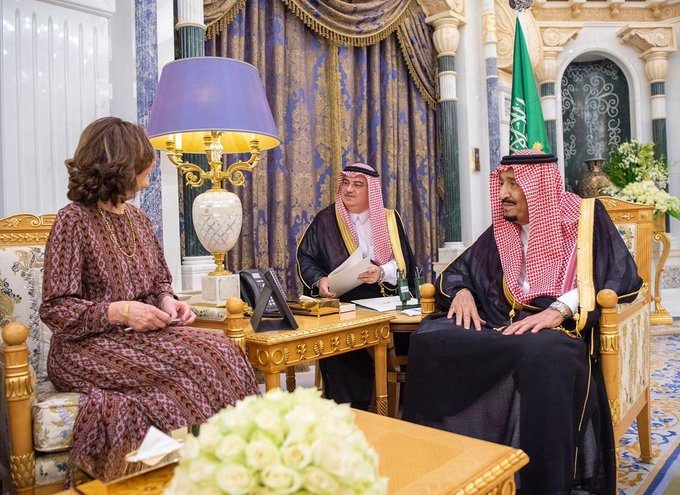 بعد ساعات من قضية التجسس على تويتر.. مديرة «سي آي إي» تلتقي العاهل السعودي و«إف بي آي» ينشر صوراً للمتهمين