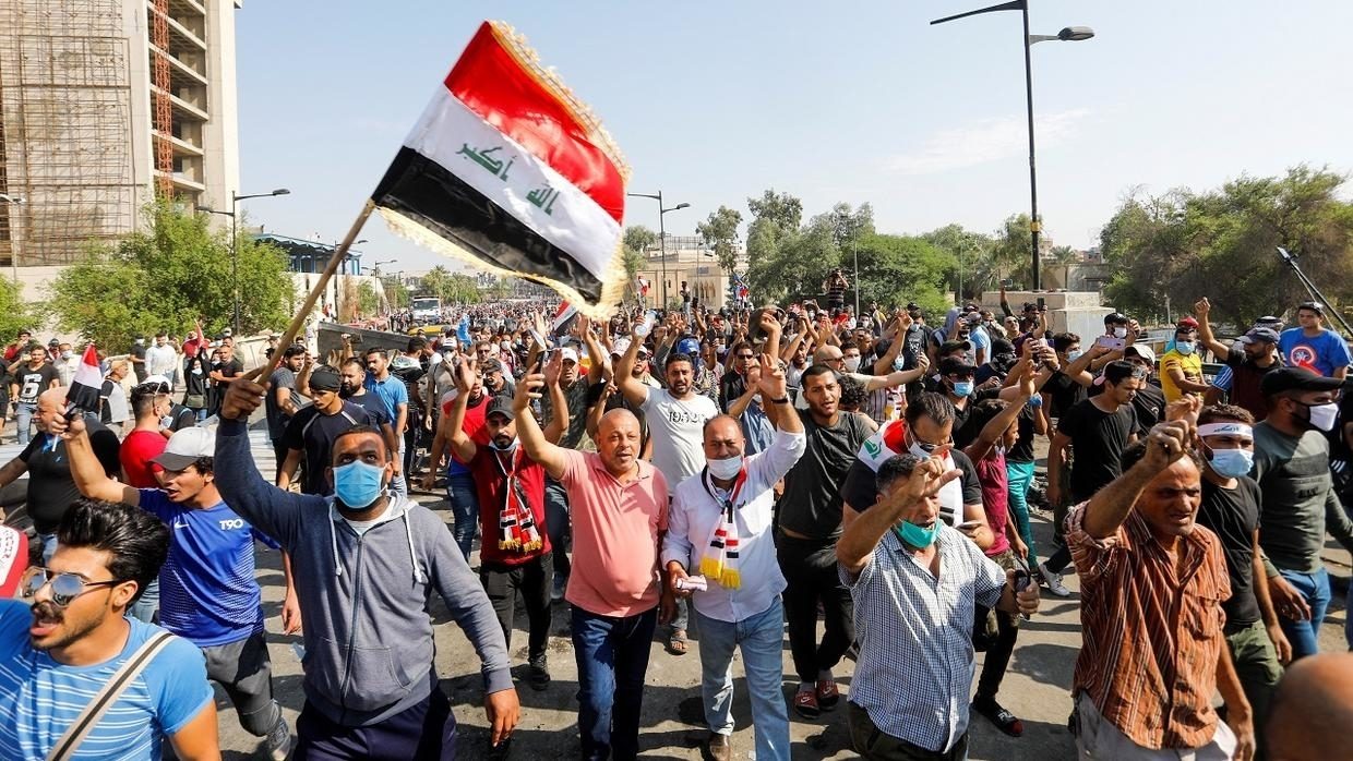 بعد شهر من تظاهرات تشرين العراقية.. ما السيناريوهات المتوقع حدوثها بالمرحلة القادمة؟
