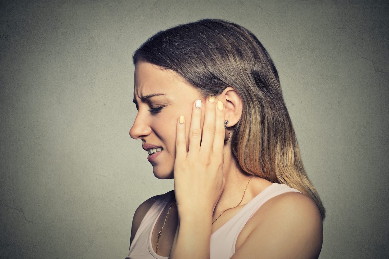 سماعات الأذن وموسيقى السيارة تضر بها.. إليك سبل العناية بالأذن