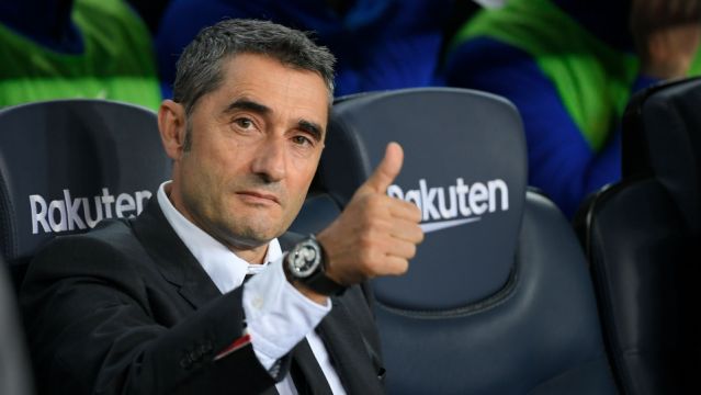 يستفز جماهير الفريق الغاضبة.. بارتوميو يؤكد أن فالفيردي المدرب المثالي لبرشلونة