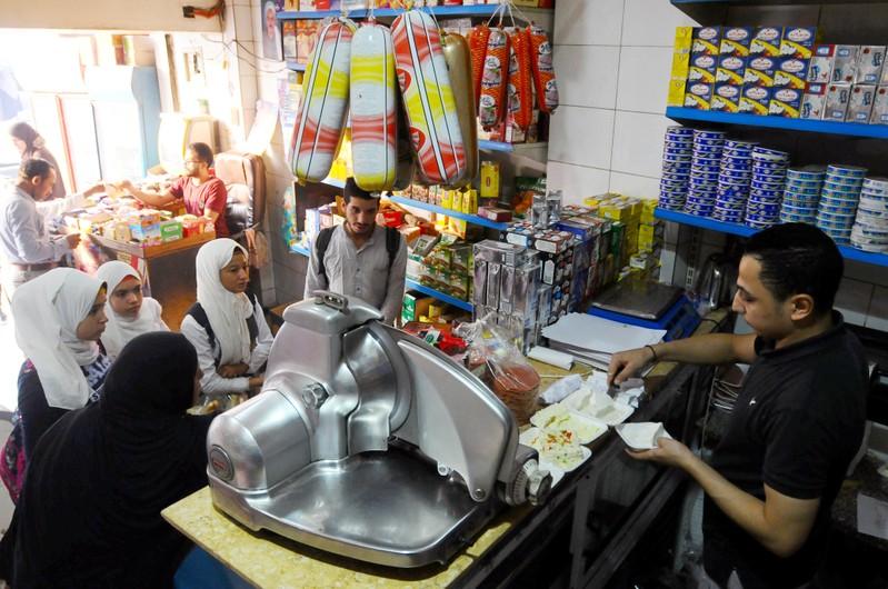 لماذا لا تجد الأسهم المصرية من يشتريها رغم رخصها؟ فتِّش عن «المؤشرات الخادعة»