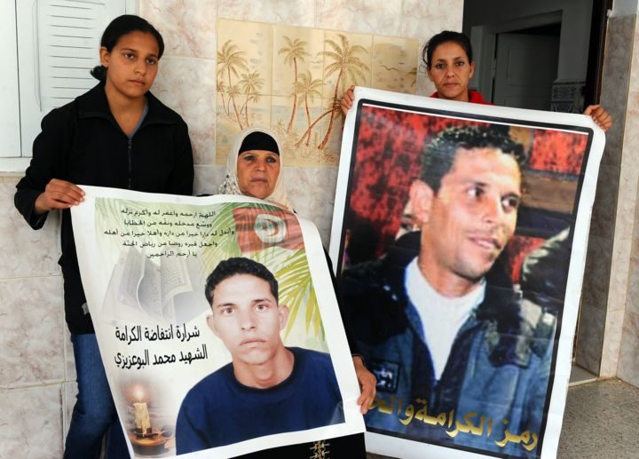 في ذكرى شرارة البوعزيزي.. سلام على كل من قال «أنا مع الثورة»