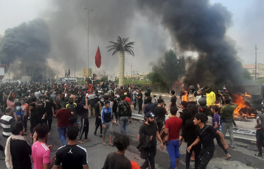 إيران «لن تستسلم بسهولة» والشعب يرفض الطبقة السياسية.. بدء مفاوضات اختيار رئيس الوزراء العراقي