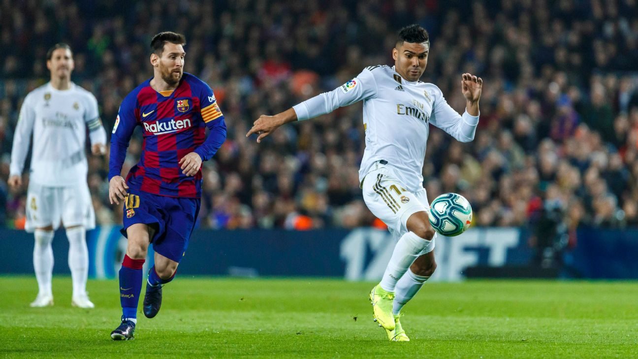 سعيد باللعب في الريال.. كاسيميرو يفجر مفاجأة في اختياره اللاعب الأفضل ببرشلونة