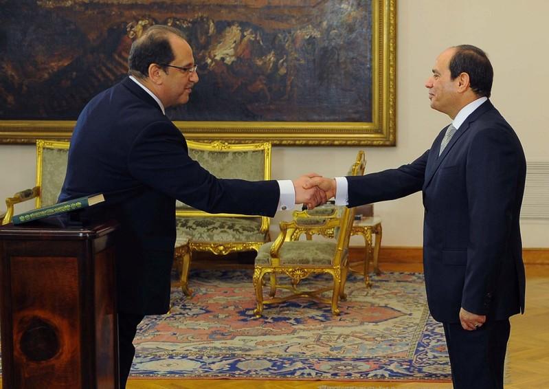 هل غيّر السيسي سياسته بعد أزمة محمد علي؟ 5 مشاهد تكشف تأثير فيديوهات المقاول المتمرّد على الجنرال