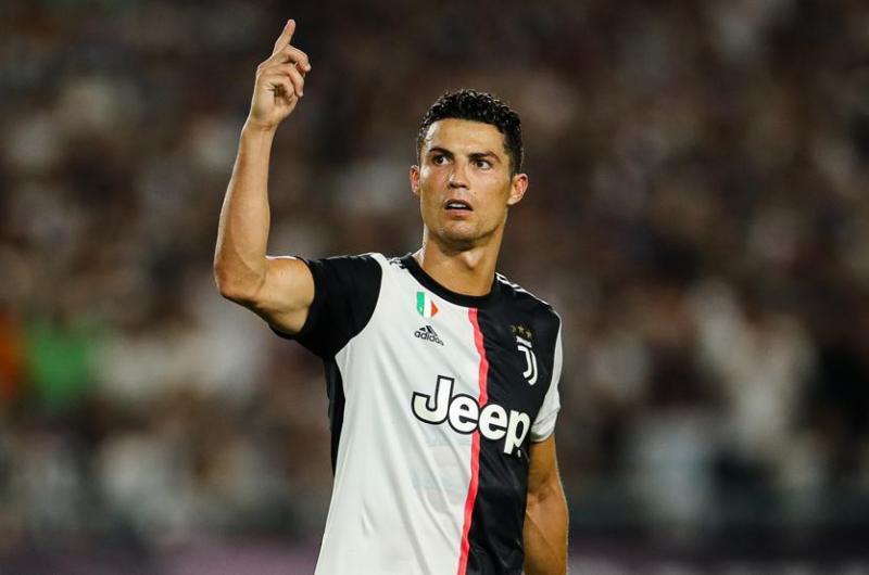 بعد احتمالية المواجهة في ثمن النهائي.. رونالدو يتحدى ريال مدريد على طريقته الخاصة