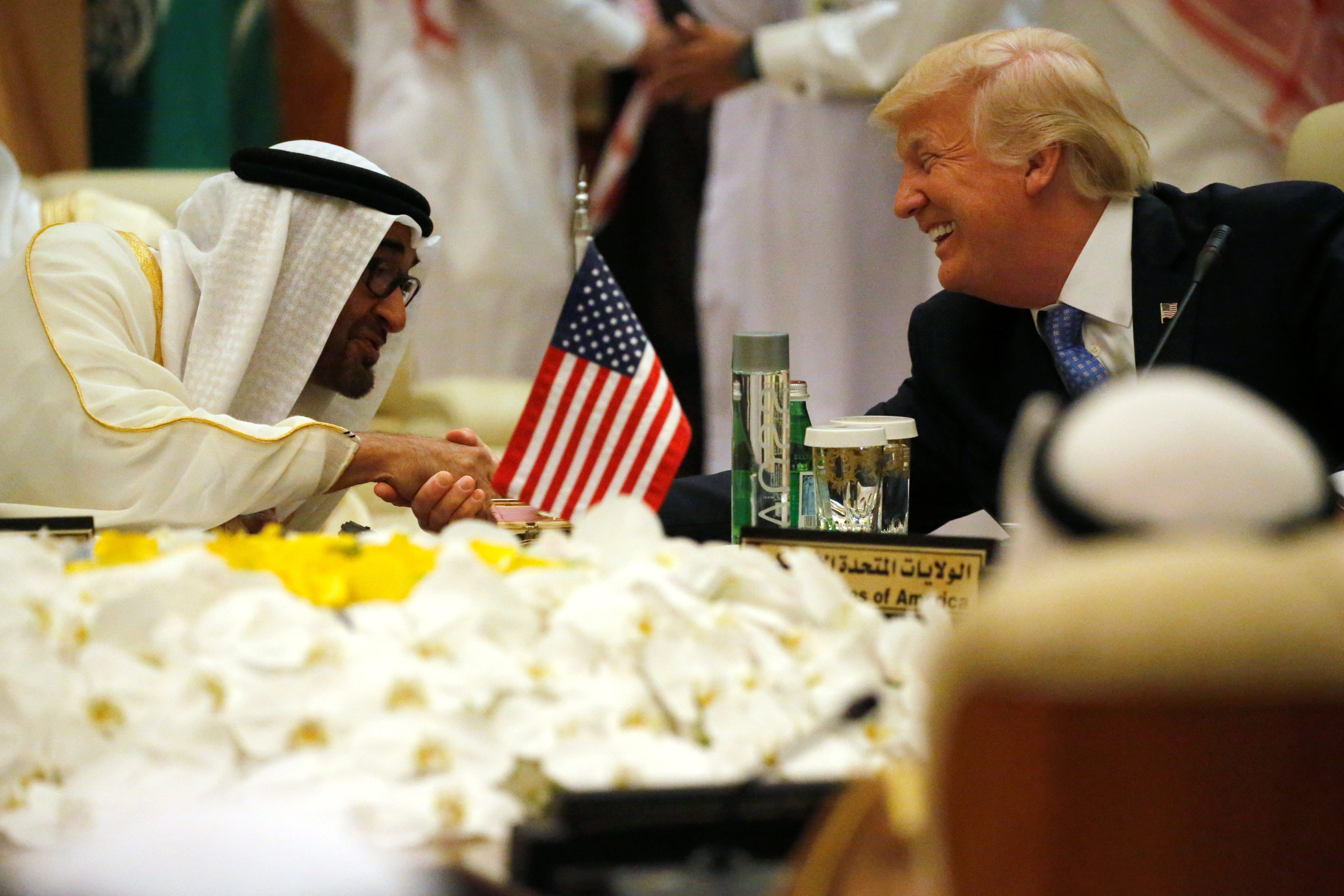 موقع بريطاني: الإمارات حاولت بناء نفوذ لها بأمريكا عبر تقديم ملايين الدولارات لديمقراطيين وجمهوريين