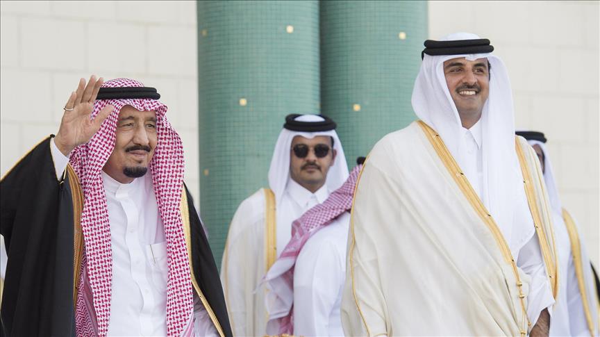 أمير قطر يتلقى رسالة خطية من العاهل السعودي لدعوته لحضور القمة الخليجية
