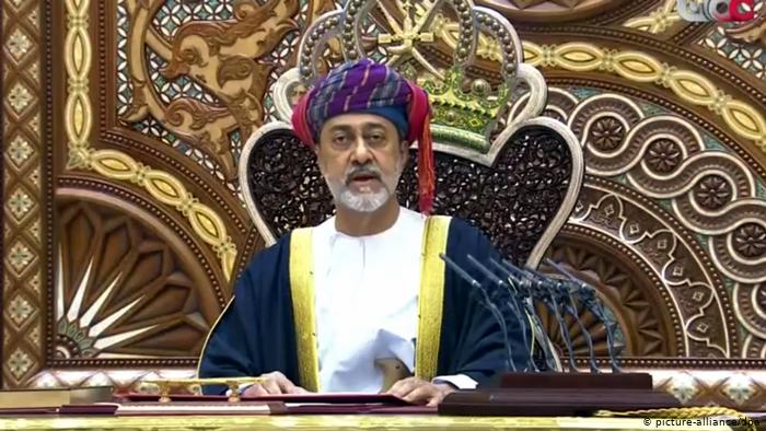 هل يملأ السلطان هيثم الفراغ الذي خلفته وفاة قابوس بن سعيد في وقت الأزمات؟