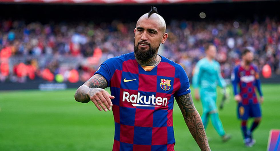 استياء كتالوني من وكيل اللاعب.. إنتر ميلان يستعمل أساليبه للضغط على برشلونة في صفقة فيدال