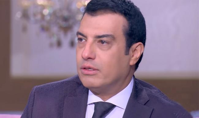 مصرع والد المطرب المصري إيهاب توفيق اختناقاً جراء حريق في منزله (فيديو)