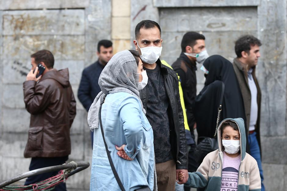 القول الفصل لمنظمة الصحة العالمية في طريقة انتشار كورونا والفئات الأكثر عرضة للخطر