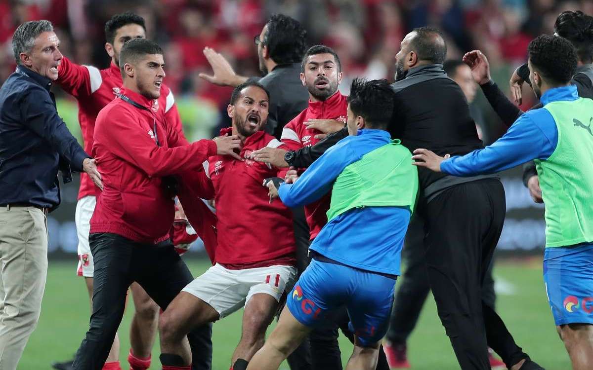 فضائح الكرة المصرية لا تنتهي.. من يوقف مرتضى منصور؟