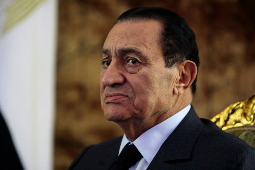 مبارك مات ونحن مَن قتلناه.. لكن لا شماتة في الموت