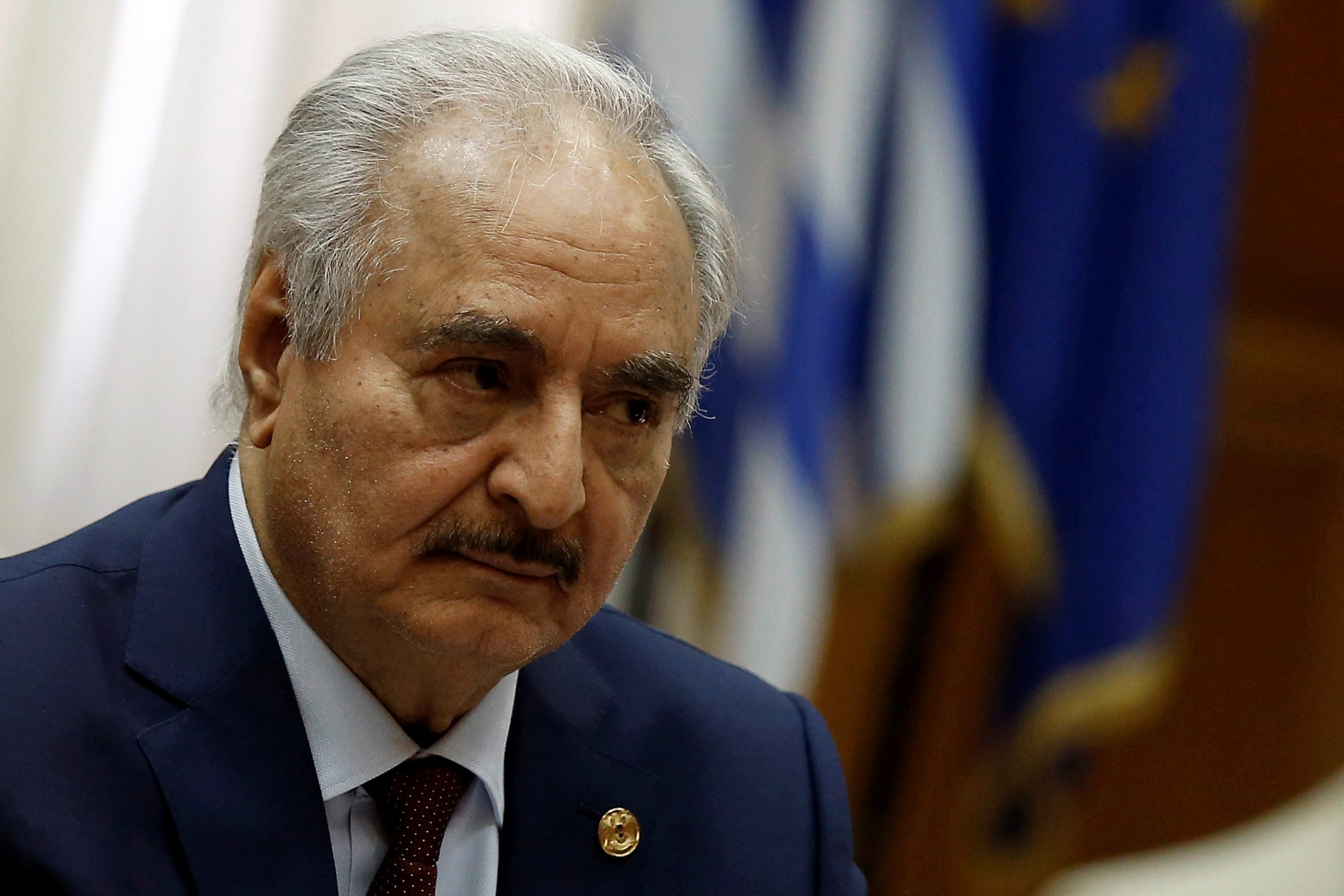 أُسر ضحايا ليبيين يقاضون خليفة حفتر في أمريكا.. اتهموا الجنرال المتقاعد بارتكاب جرائم حرب بدعم من الإمارات