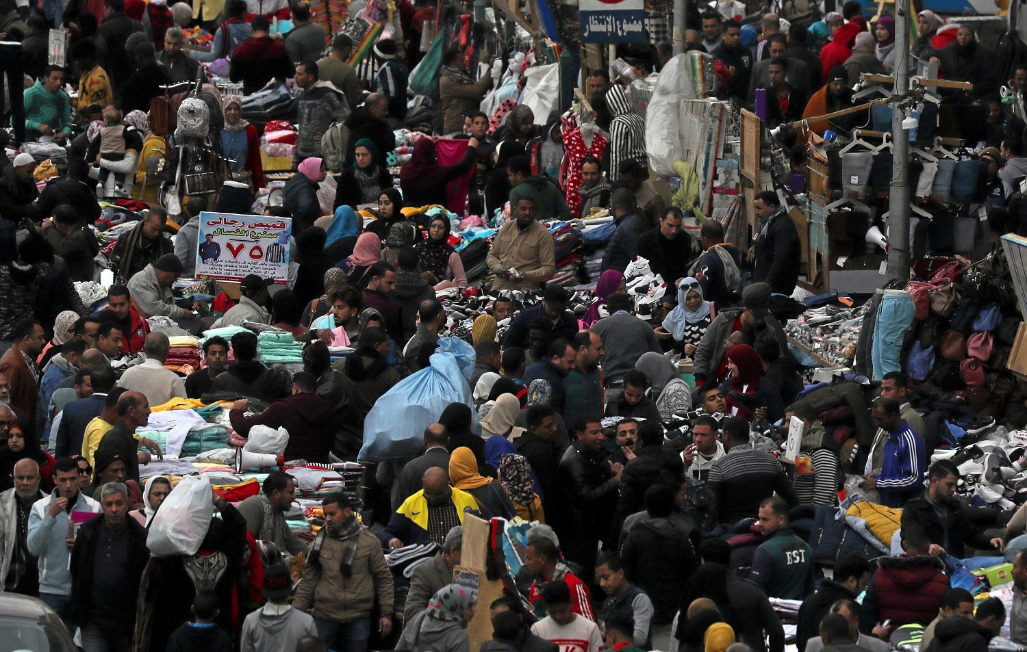 عدد سكان مصر يصل إلى 100 مليون نسمة والحكومة قلقة.. 2019 سجل مولوداً جديداً كل 17.9 ثانية