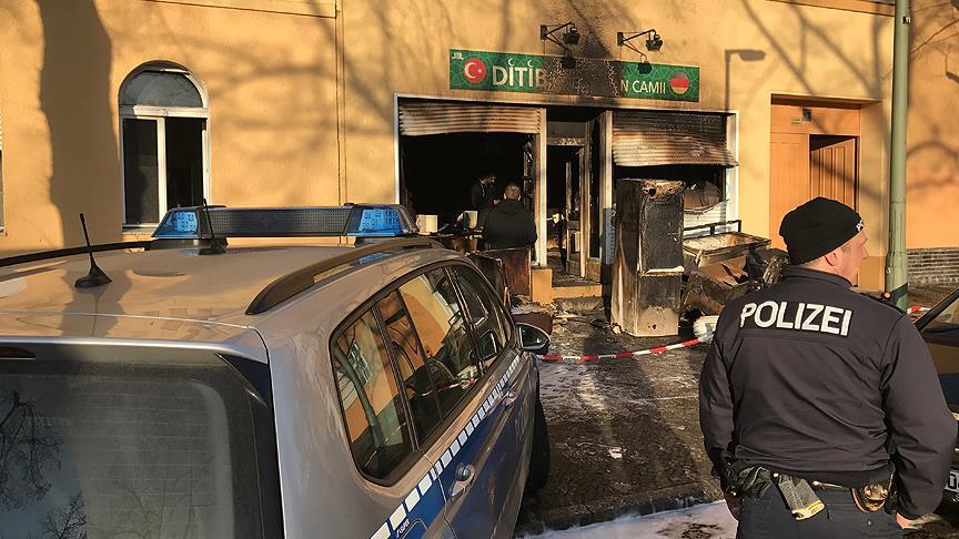 المساجد تتعرض للهجوم مرة كل يومين.. كيف يواجه المسلمون في ألمانيا تصاعد مدّ اليمين المتطرف؟