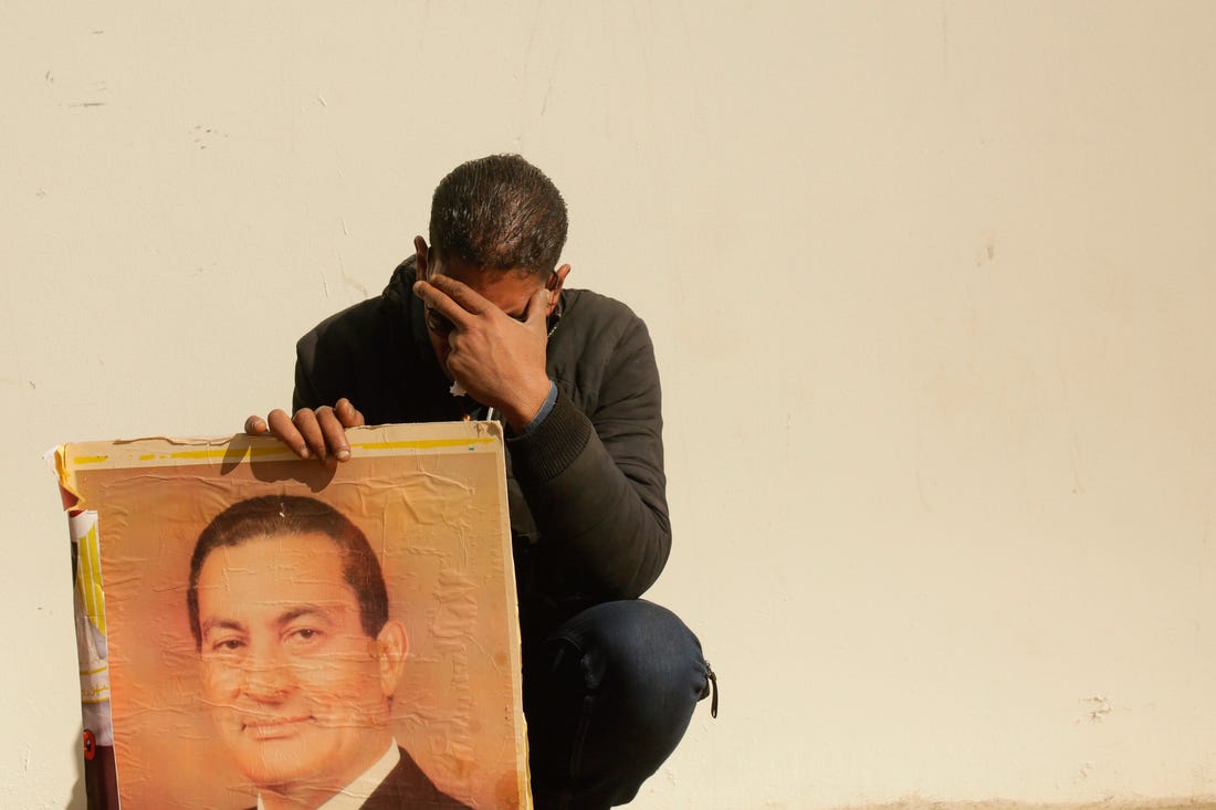 “له ما له وعليه ما علیه”.. هذا ما يجب ألا ينساه المصريون لحسني مبارك